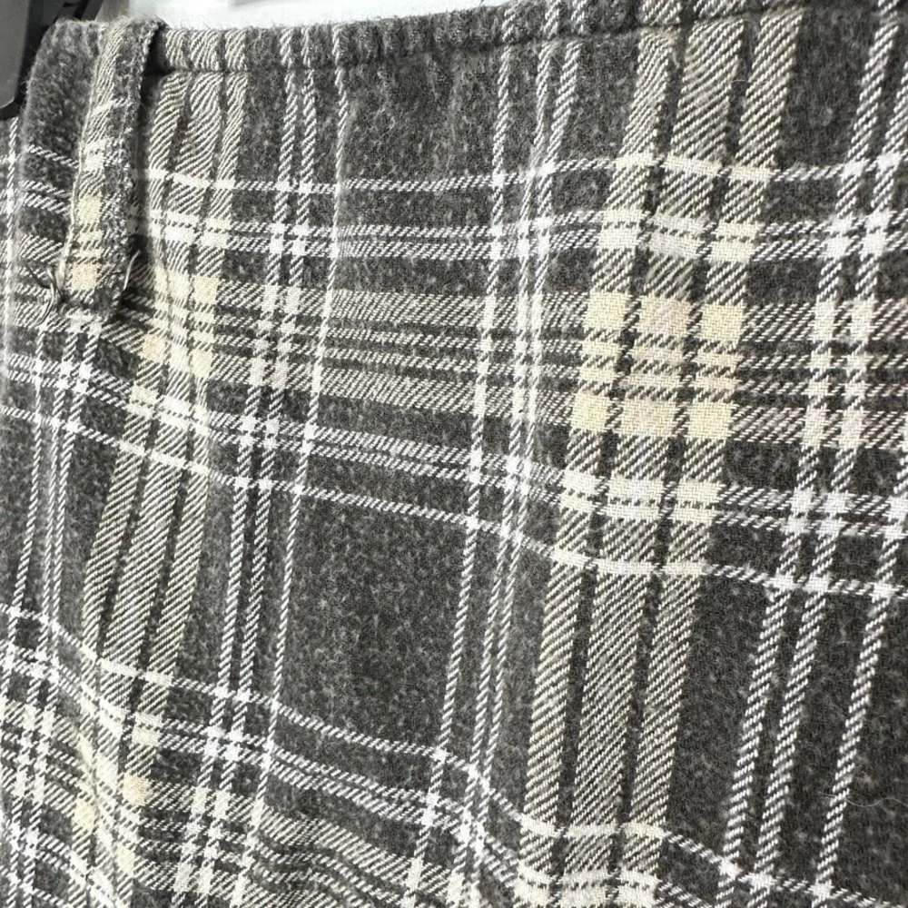 BDG Plaid A-Line Skirt XS Gray Cream Frayed Hem Grunge 100% Cotton Y2K - Picture 6 of 10